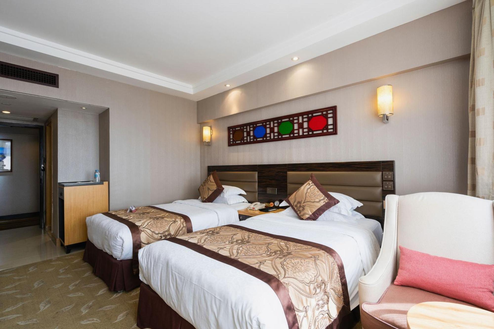Hotel Landmark Canton Rum bild